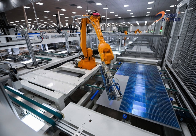 光伏纯水加热新思路：水源热泵 “吃废热”，85℃新水省电费